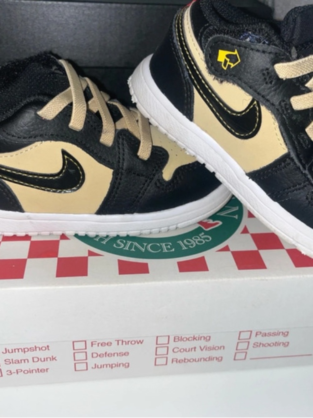 Nike Kids Sneakers - Black & Beige